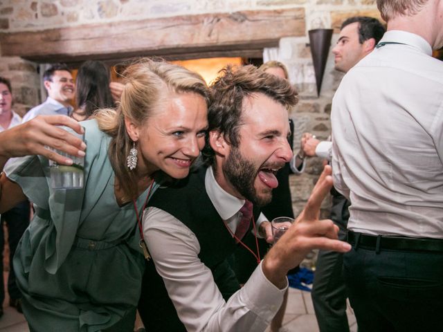 Le mariage de Arthur et Charlotte à Saint-Lunaire, Ille et Vilaine 27