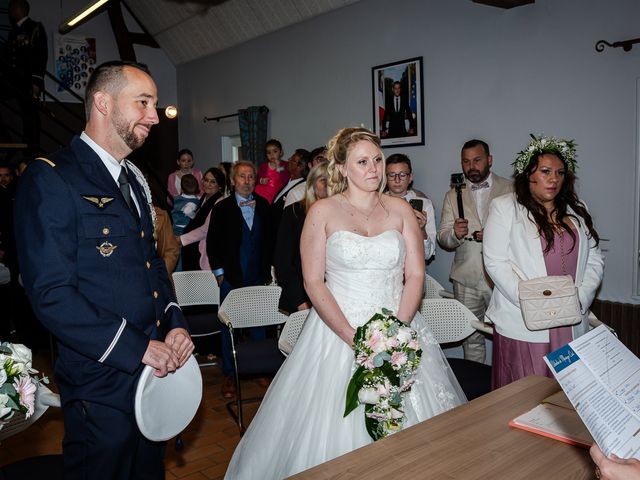 Le mariage de Michael et Laura à Grossoeuvre, Eure 16