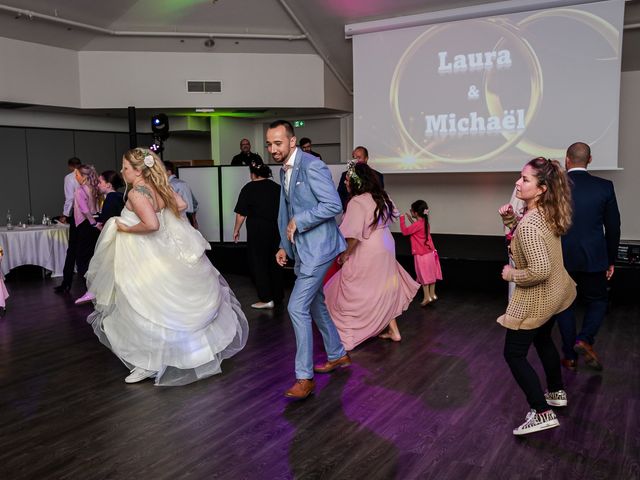 Le mariage de Michael et Laura à Grossoeuvre, Eure 98