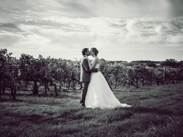 Le mariage de Olivier et Camille à Cognac, Charente 24