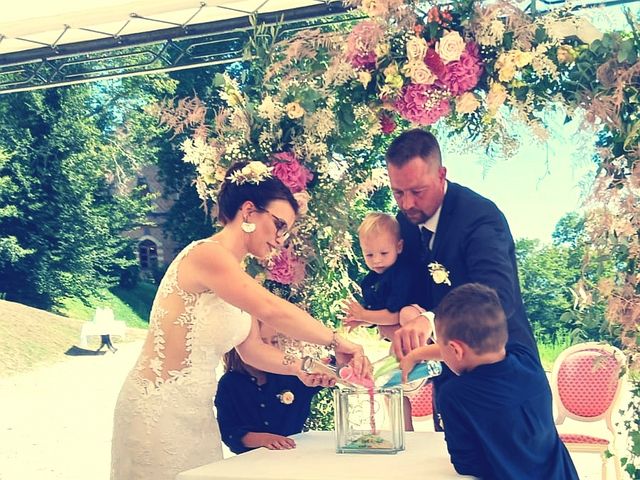 Le mariage de Mickaël  et Marie à Saint-Priest-Bramefant, Puy-de-Dôme 9