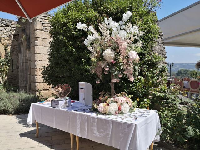 Le mariage de Mickaël  et Marie à Saint-Priest-Bramefant, Puy-de-Dôme 15