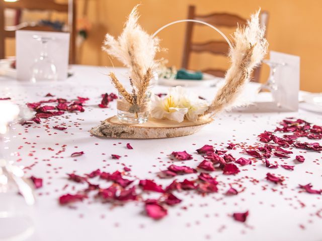Le mariage de Erwan et Aloissia à La Châtelaine, Jura 2