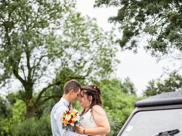 Le mariage de Jordy et Elisa  à Le Pin-en-Mauges, Maine et Loire 8