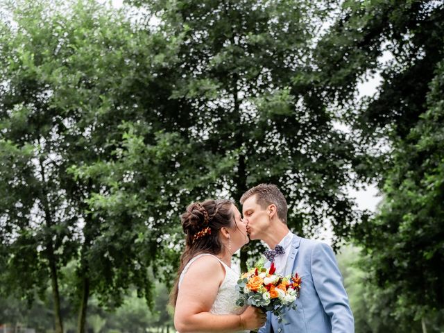 Le mariage de Jordy et Elisa  à Le Pin-en-Mauges, Maine et Loire 10