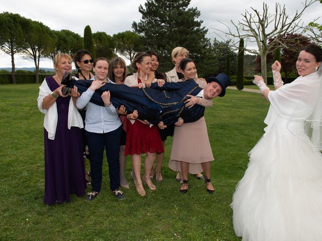 Le mariage de Yoann et Eva à Crillon le Brave, Vaucluse 37