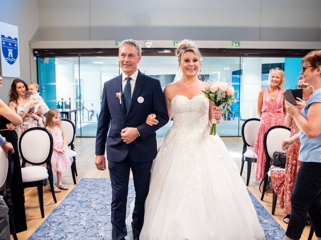 Le mariage de Sébastien et Caroline à Santeny, Val-de-Marne 21