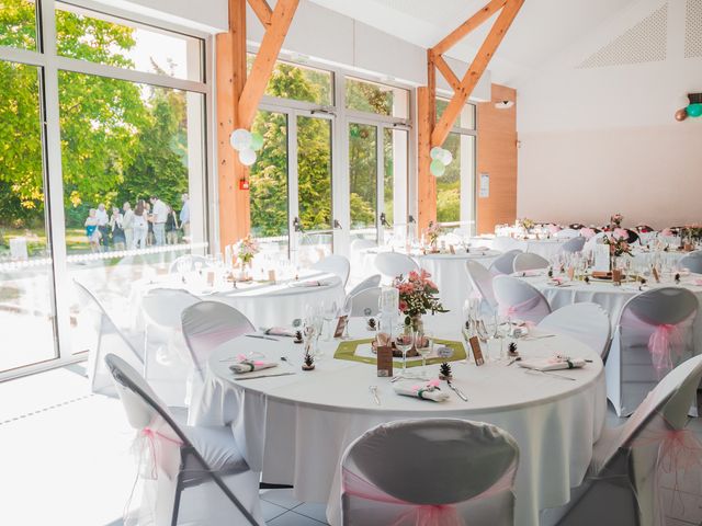 Le mariage de Marie et Tanguy à Changé, Sarthe 32