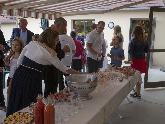 Le mariage de Julien et Delphine à Coltainville, Eure-et-Loir 29