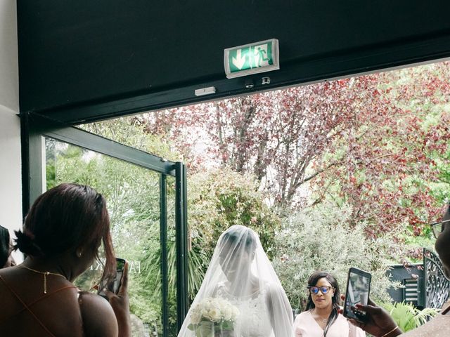 Le mariage de Olivier et Christelle à Bobigny, Seine-Saint-Denis 24