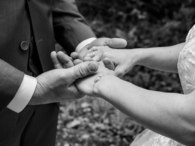 Le mariage de Emilien et Lucie à Oussières, Jura 18