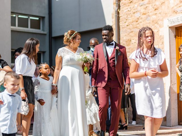 Le mariage de Célia et Oumar à Charvieu-Chavagneux, Isère 21