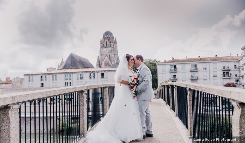 Le mariage de Jonathan et Natacha à Saint-Georges-des-Côteaux, Charente Maritime