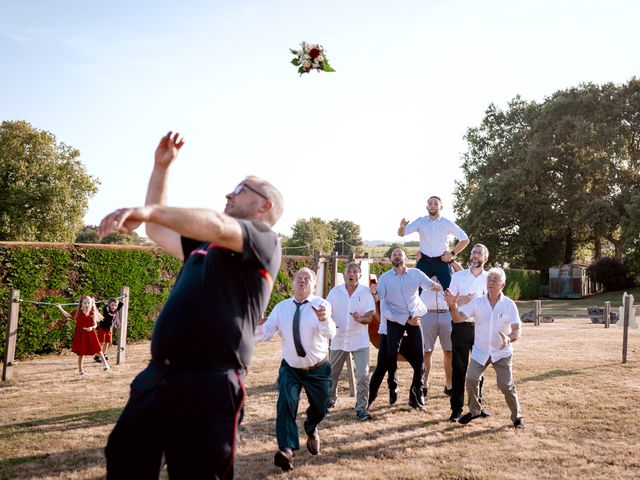 Le mariage de Sébastien et Audrey à Saint-Aigulin, Charente Maritime 13