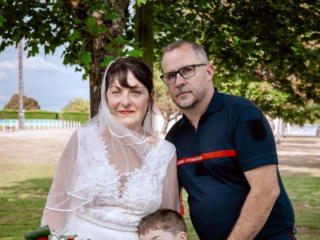 Le mariage de Sébastien et Audrey à Saint-Aigulin, Charente Maritime 1