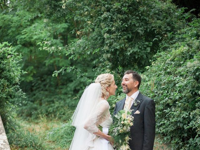 Le mariage de Gilles et Lindsay à Puycelci, Tarn 46