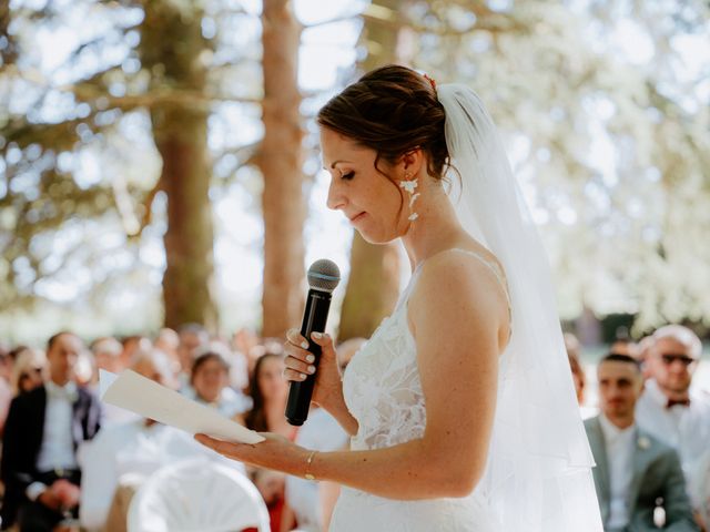Le mariage de Loïc et Aurélie à Sennecey-le-Grand, Saône et Loire 68