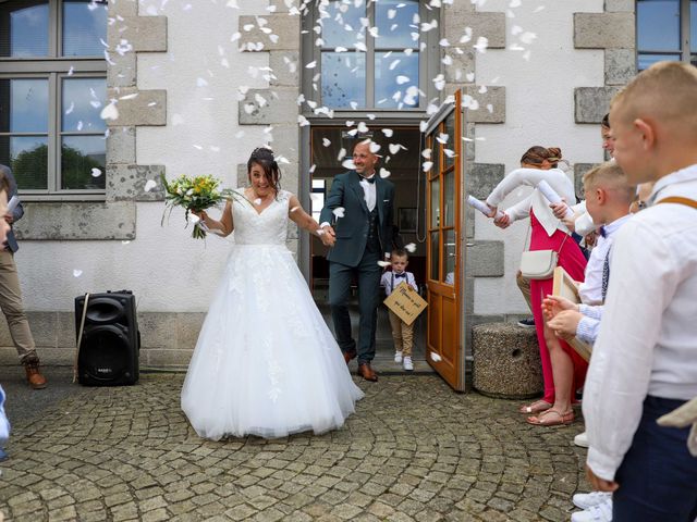 Le mariage de Gaël et Sarah à Plougonven, Finistère 25