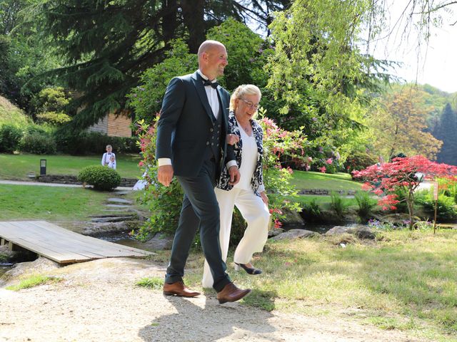 Le mariage de Gaël et Sarah à Plougonven, Finistère 27