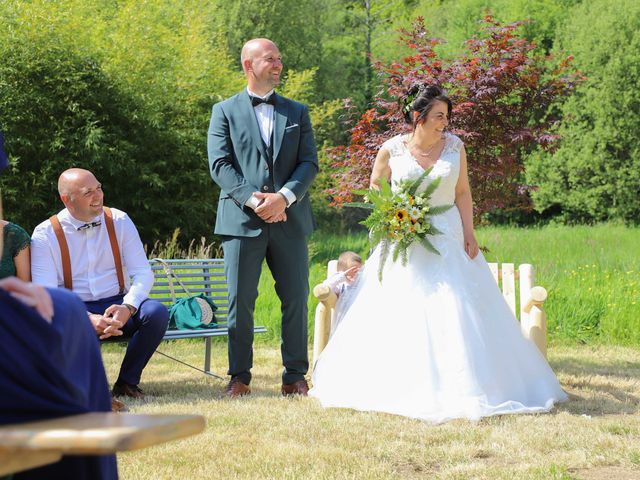 Le mariage de Gaël et Sarah à Plougonven, Finistère 29