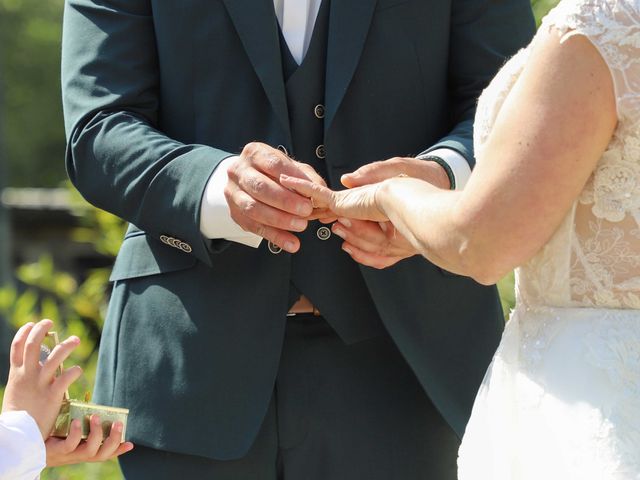 Le mariage de Gaël et Sarah à Plougonven, Finistère 30