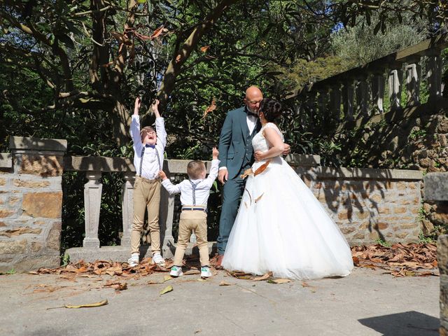 Le mariage de Gaël et Sarah à Plougonven, Finistère 49