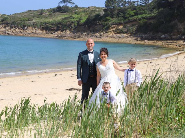 Le mariage de Gaël et Sarah à Plougonven, Finistère 61