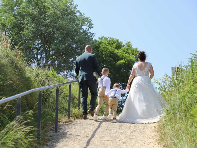 Le mariage de Gaël et Sarah à Plougonven, Finistère 62