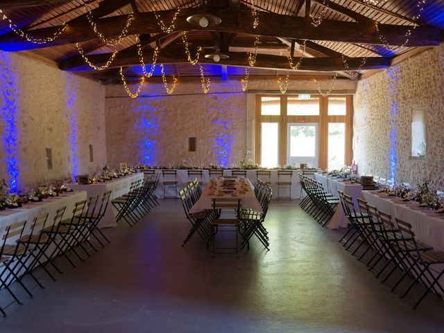 Le mariage de Jason et Clara à Cartelègue, Gironde 32