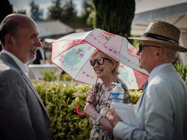 Le mariage de Olivier et Charlotte à Saintes, Charente Maritime 30