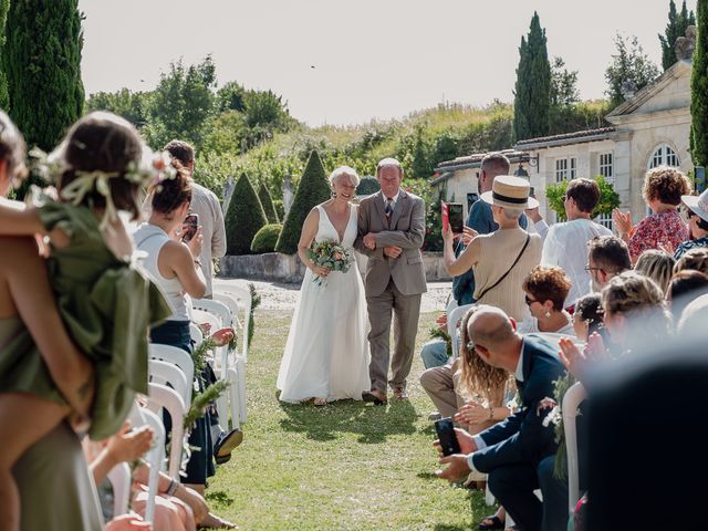 Le mariage de Olivier et Charlotte à Saintes, Charente Maritime 44