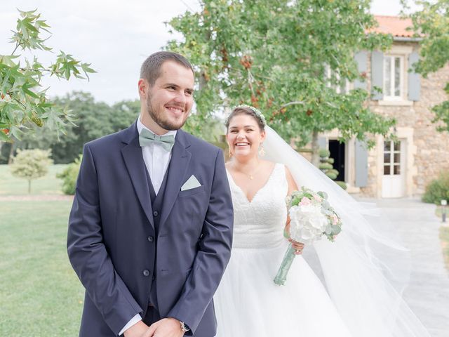 Le mariage de Loïc et Gwendoline à Faymoreau, Vendée 40