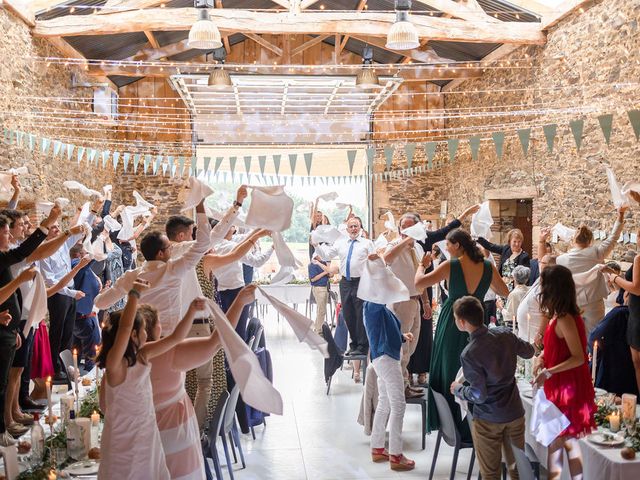 Le mariage de Loïc et Gwendoline à Faymoreau, Vendée 77