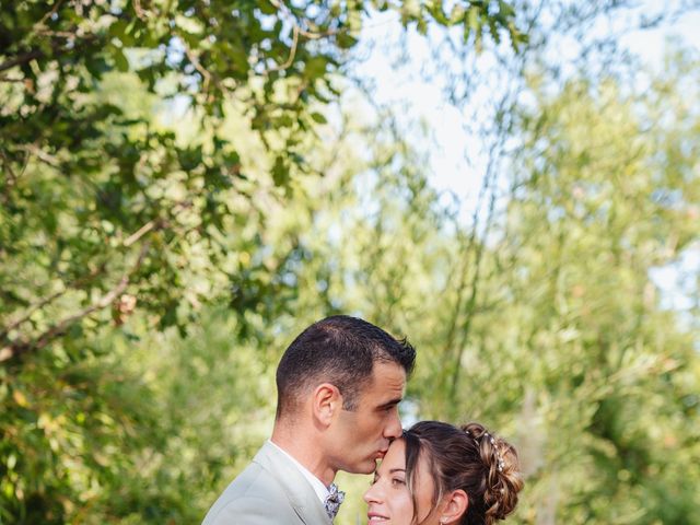Le mariage de Julien et Adeline à Giroussens, Tarn 16