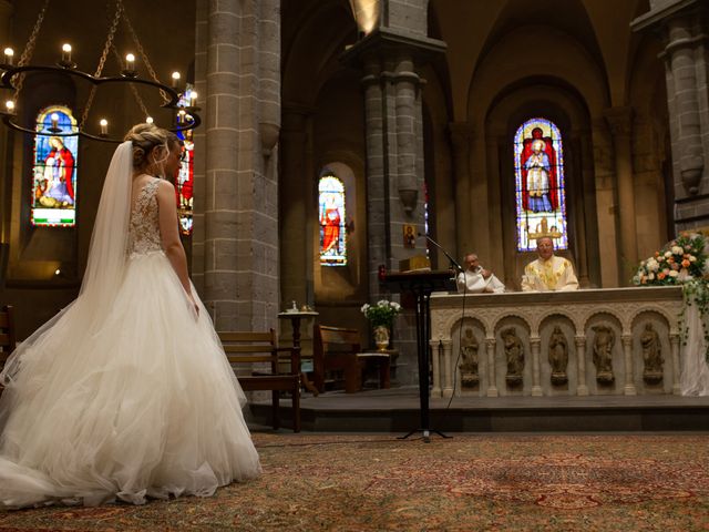 Le mariage de James et Estelle à Clermont-Ferrand, Puy-de-Dôme 27