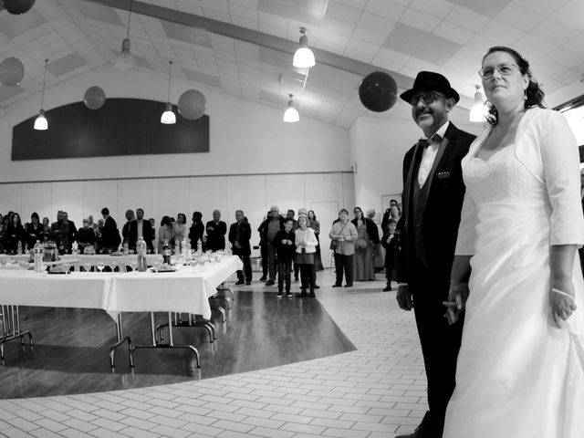 Le mariage de Stéphane et Delphine à Saint-Gilles-Croix-de-Vie, Vendée 5