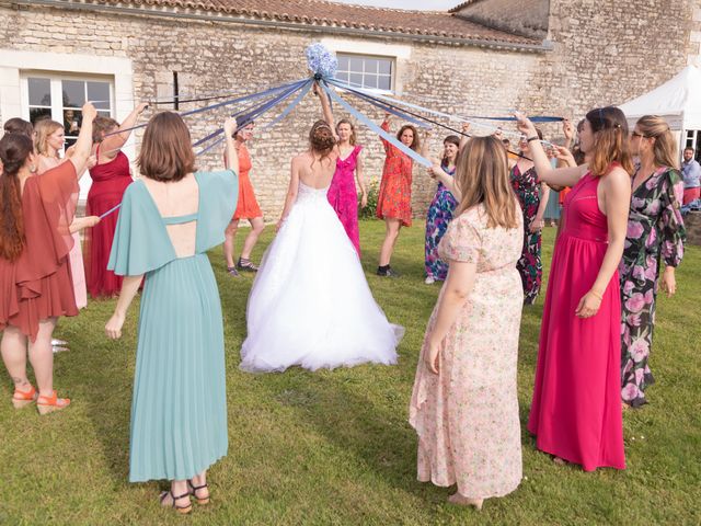 Le mariage de Nathan et Anne à Benon, Charente Maritime 44