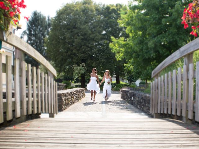 Le mariage de Laura et Jessica à Argentat, Corrèze 15