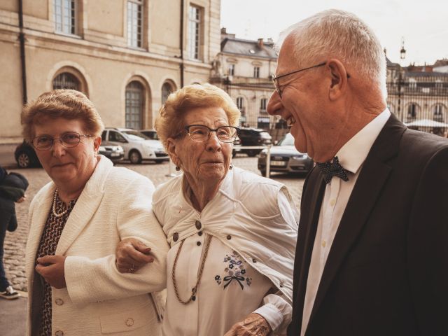 Le mariage de Ele et Emi à Dijon, Côte d&apos;Or 91
