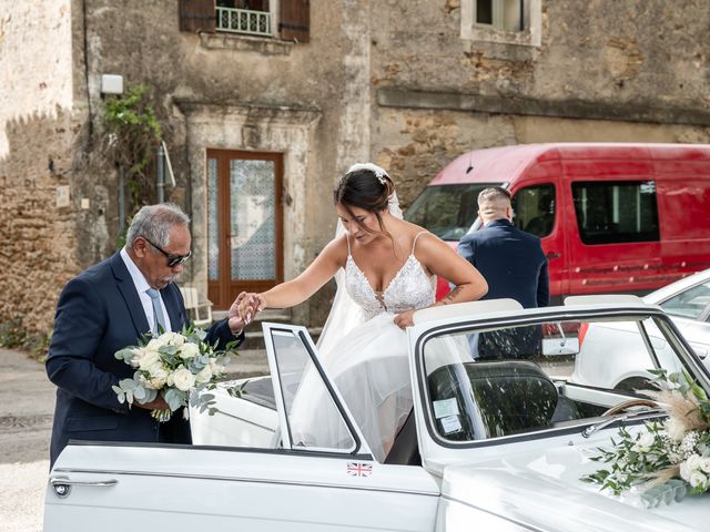 Le mariage de Thibaut et Aurélie à Saint-André-d&apos;Olérargues, Gard 9