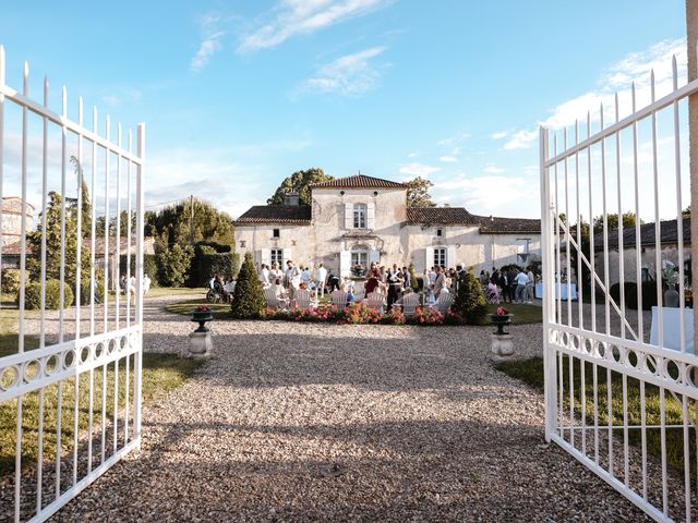 Le mariage de Maxime et Agathe à Cartelègue, Gironde 17