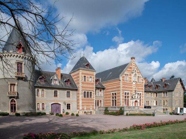 Le mariage de Nicolas et Gwenaëlle à Bourbon-l&apos;Archambault, Allier 1