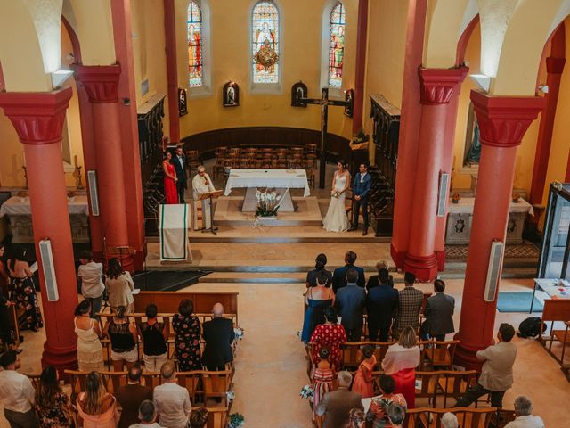 Le mariage de Julien et Tiphaine à Chambles, Loire 38