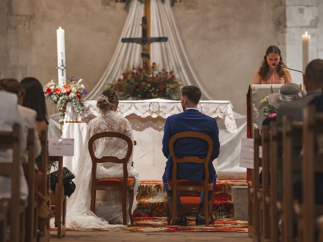 Le mariage de Alexandre et Chloe à Monteux, Vaucluse 1