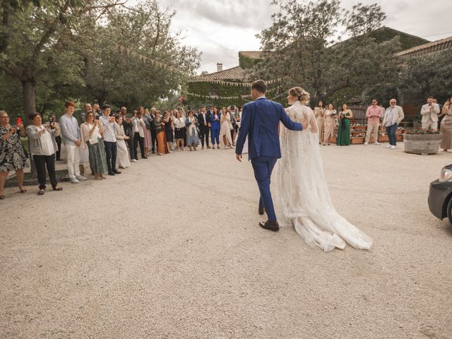 Le mariage de Alexandre et Chloe à Monteux, Vaucluse 5