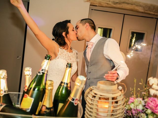 Le mariage de Adrien et Camille à Voisins-le-Bretonneux, Yvelines 91