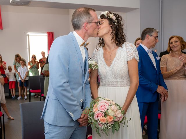 Le mariage de Sébastien et Elodie  à Ars-sur-Formans, Ain 26