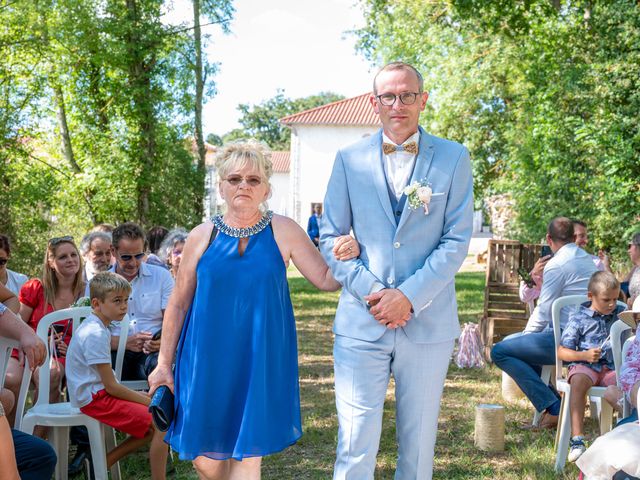 Le mariage de Sébastien et Elodie  à Ars-sur-Formans, Ain 34