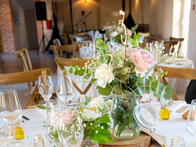 Le mariage de Sébastien et Elodie  à Ars-sur-Formans, Ain 63