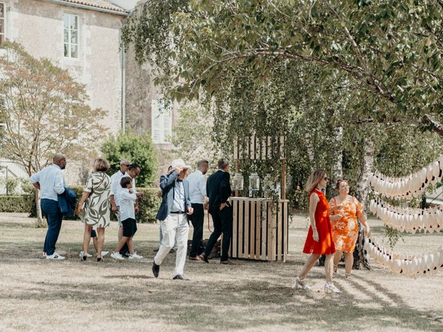 Le mariage de Mathieu et Aurélia à Saint-Coutant-le-Grand, Charente Maritime 2